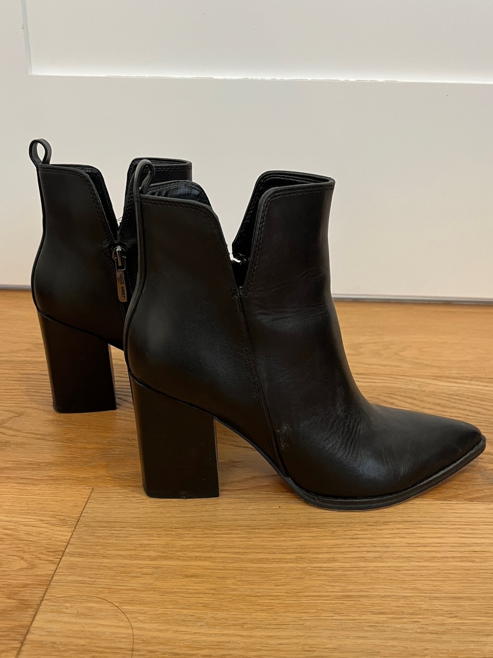 Nine West Black Pointed Toe Block Heel Ankle Booties 6.5